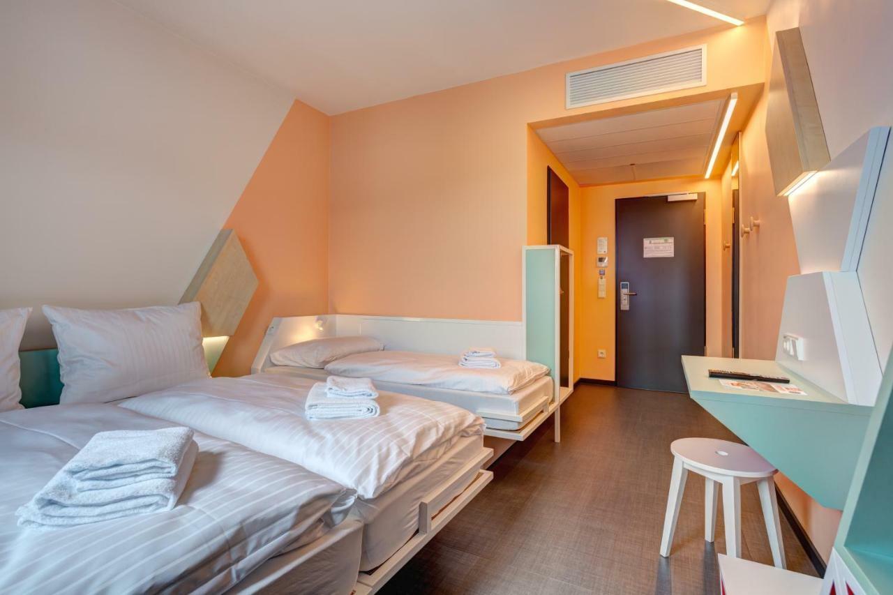 Meininger Hotel Heidelberg Hauptbahnhof Exterior foto